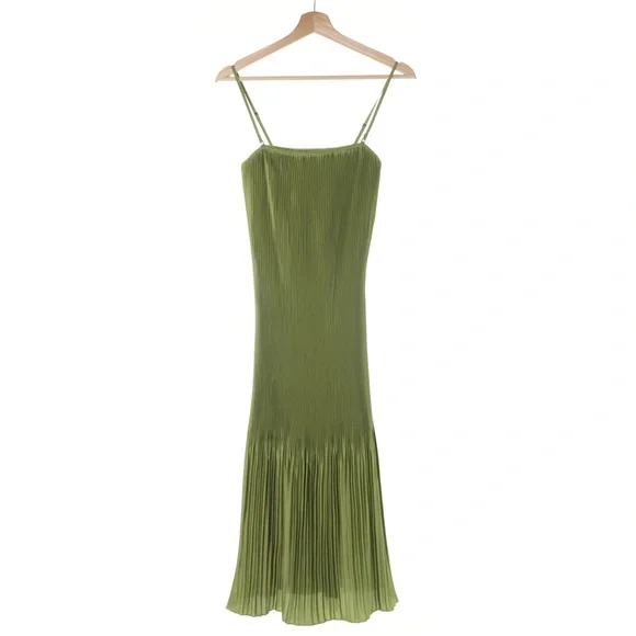 reformation dresses green Rent The Selia Green Linen Dress By Reformation main image 1